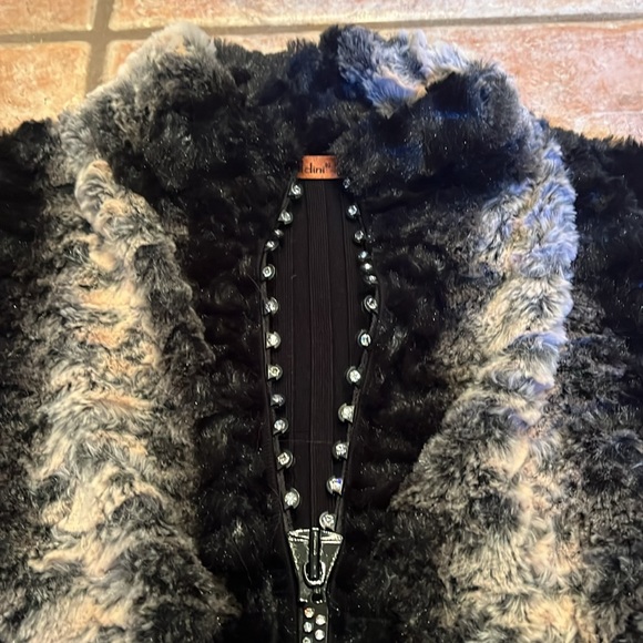 Sweater. Belldini faux fur. Black ombré - Picture 6 of 10